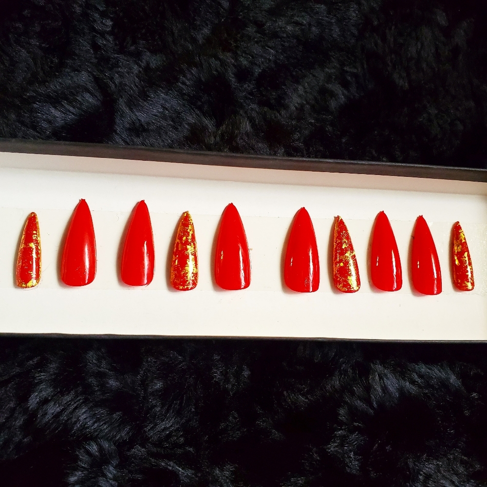 Press on nails